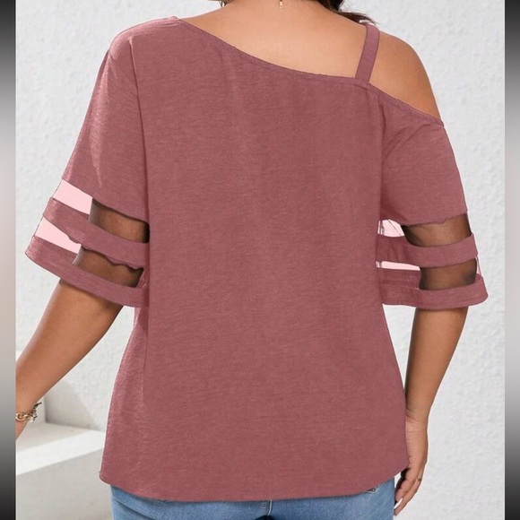 SHEIN Plus women’s asymmetrical open shoulder top chain accent Size 18 (3XL) - Picture 2 of 8